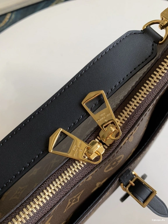 LOUIS VUITTON MM ODÉON 0102
